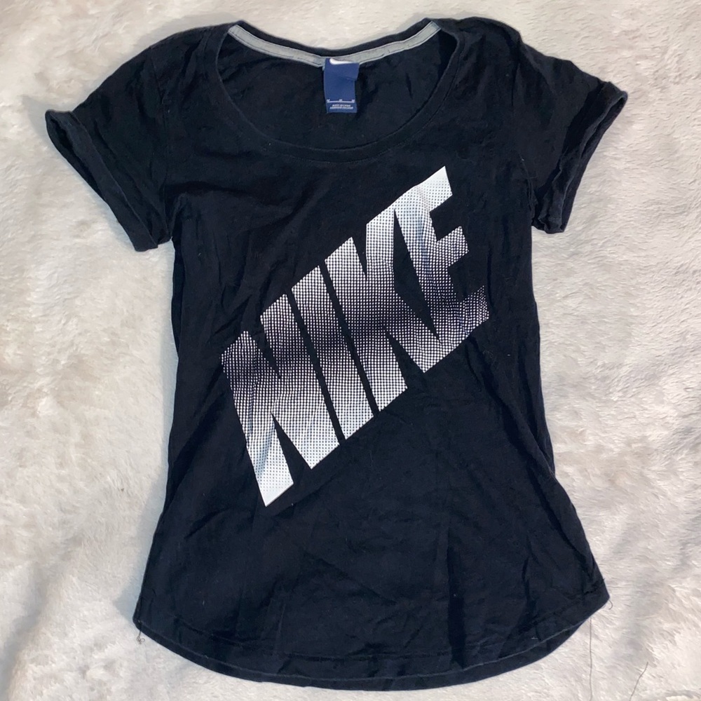Nike top